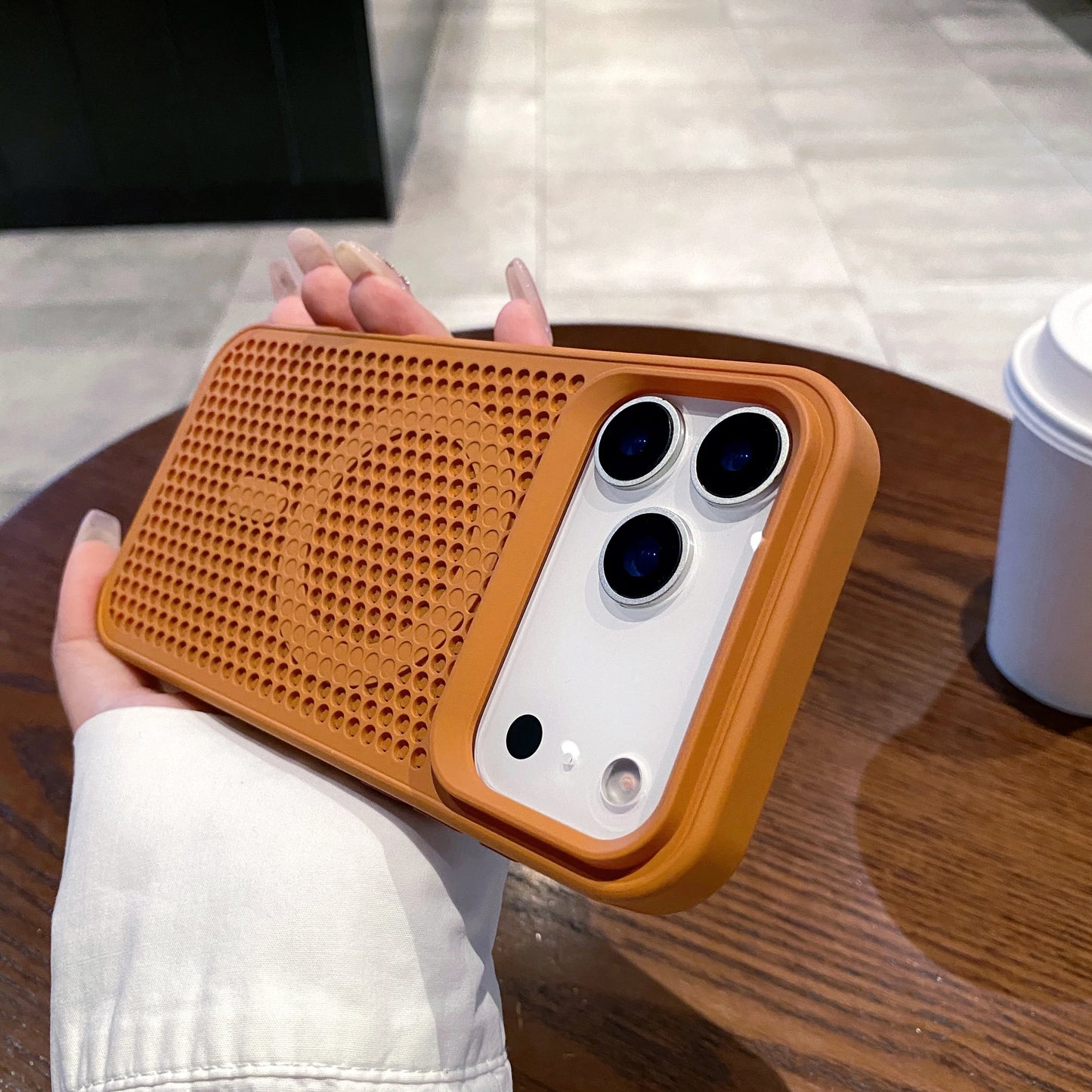 Hollow Mesh Cooling MagSafe Case – Breathable Honeycomb Cover for iPhone 17