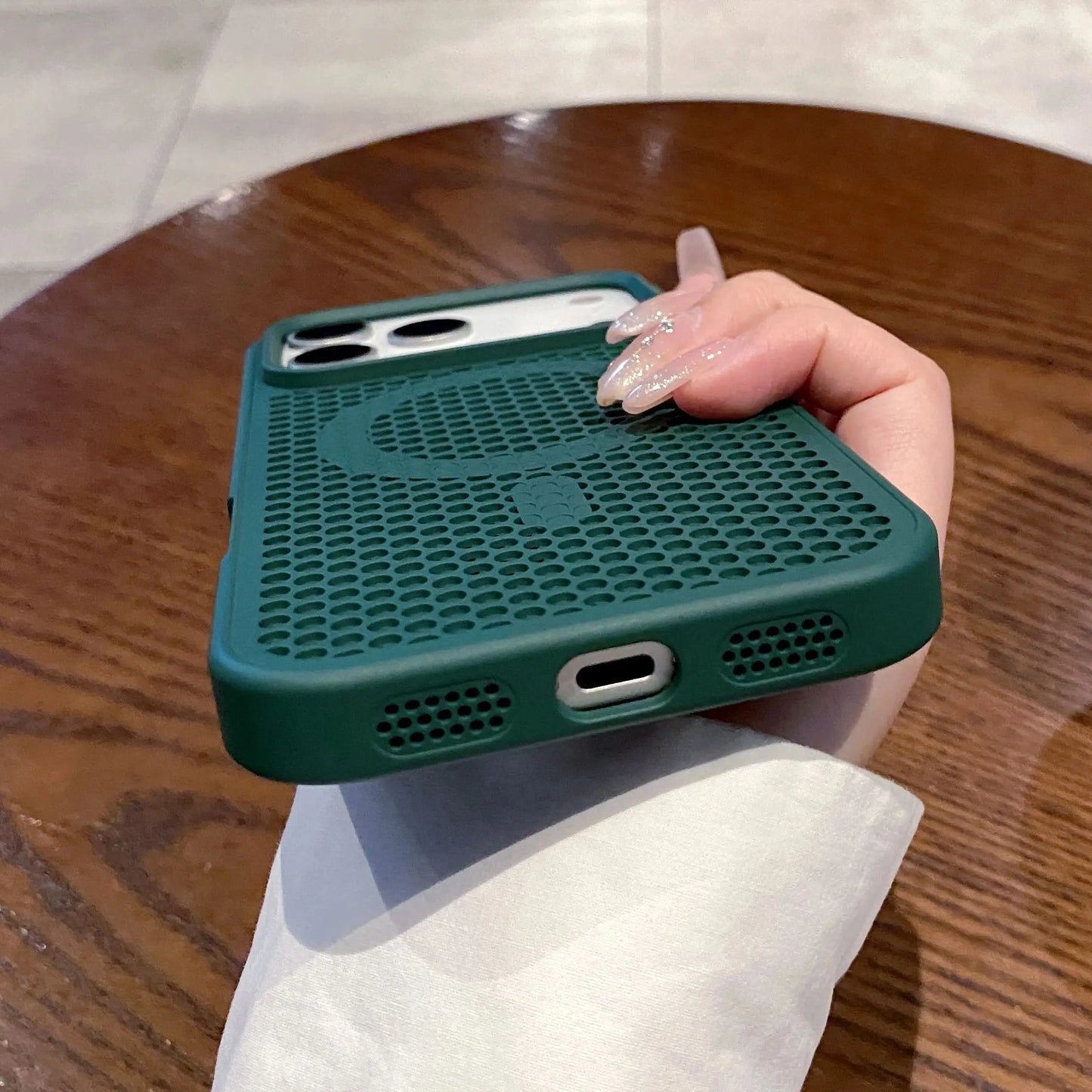 Hollow Mesh Cooling MagSafe Case – Breathable Honeycomb Cover for iPhone 17