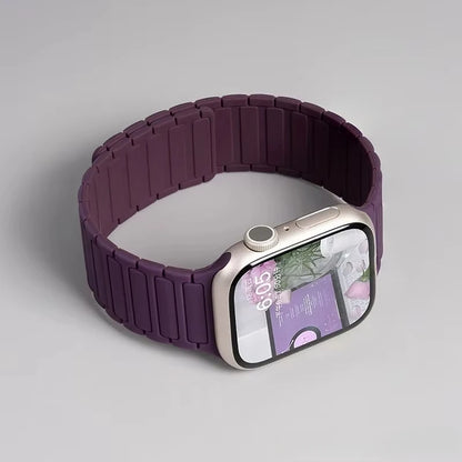 Magnetic Silicone Band for Apple Watch Ultra 2 Series 10–3 (49mm–40mm)