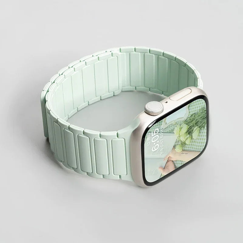 Magnetic Silicone Band for Apple Watch Ultra 2 Series 10–3 (49mm–40mm)